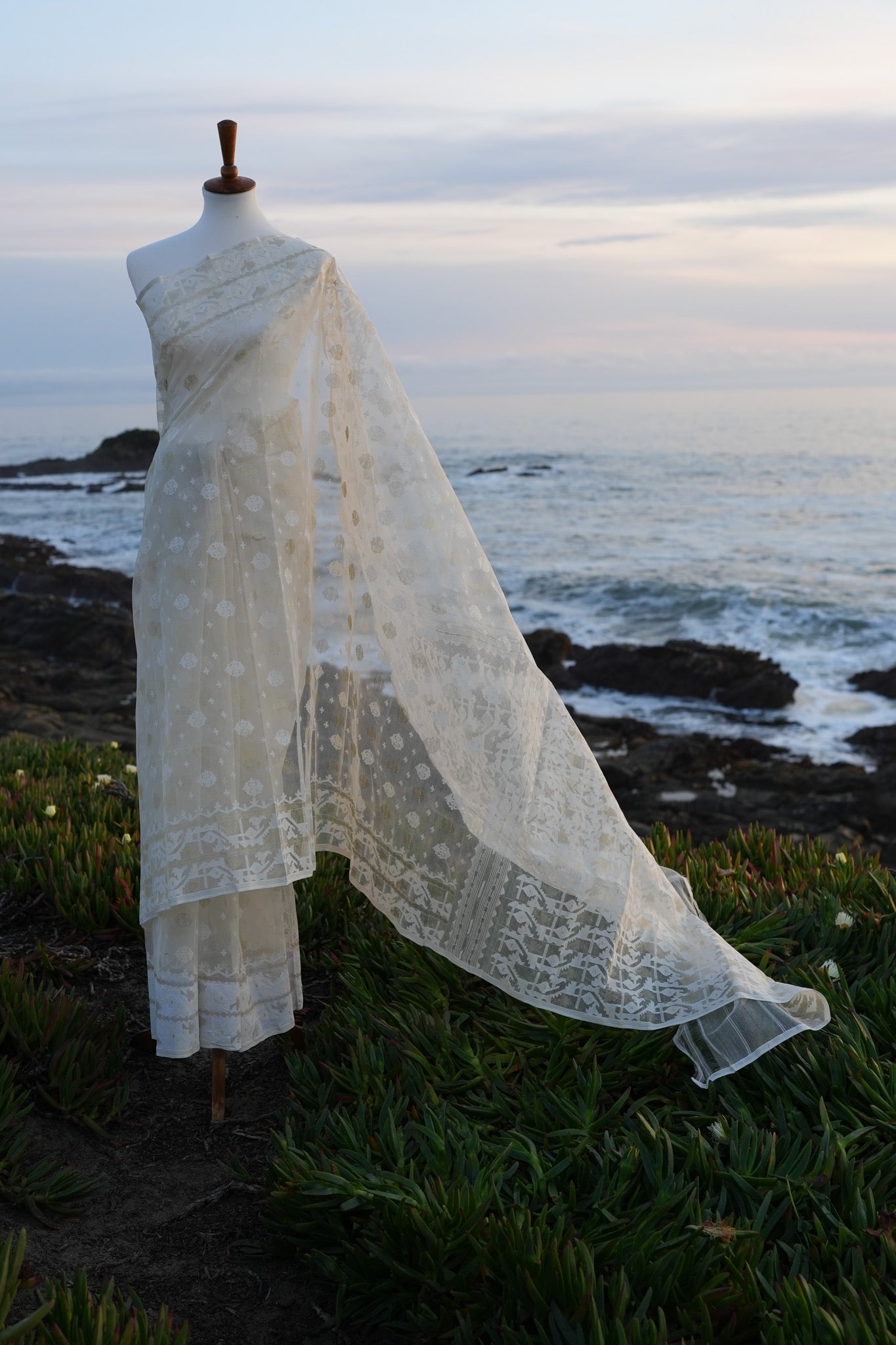 Sunlight on a Frothy Ocean Jamdani Saree