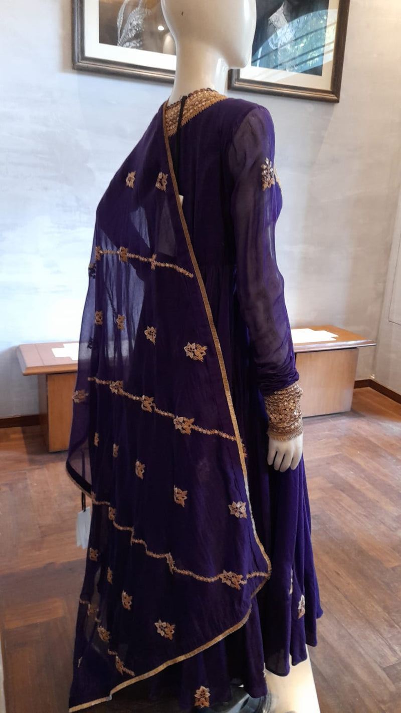 Anamika Khanna Outfit