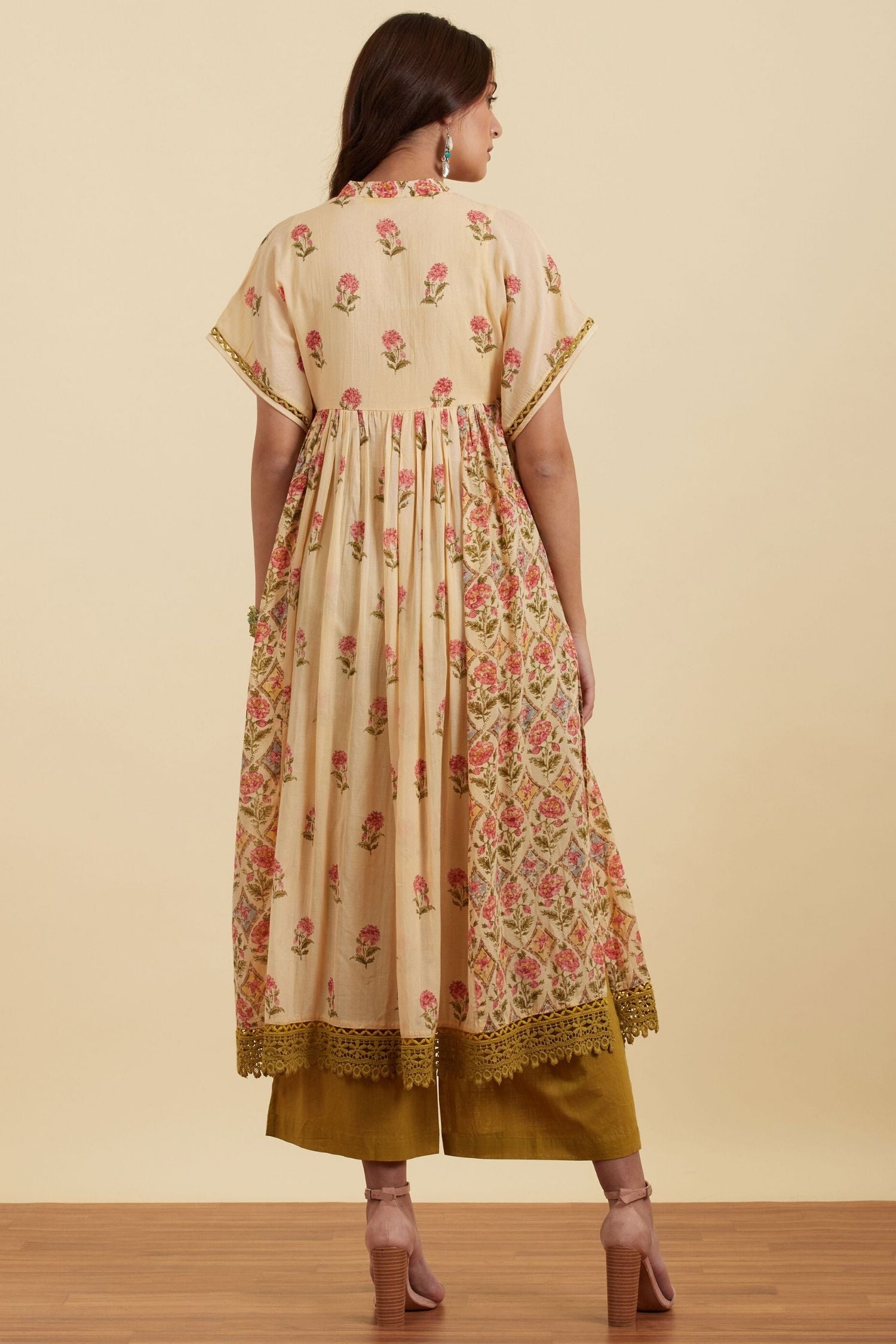 Beige Paisley Print Kurta With Trousers