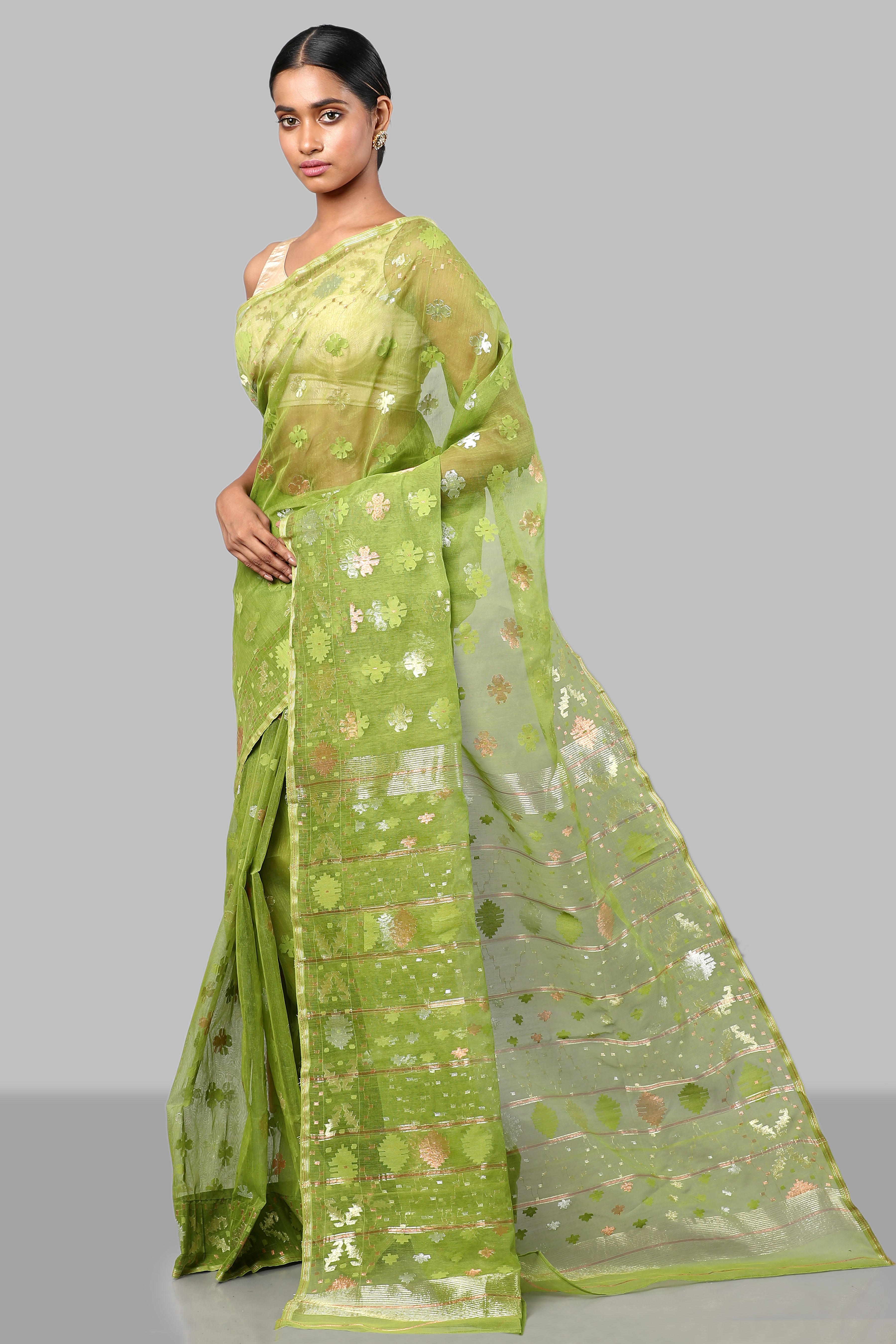 Raka Jamdani saree