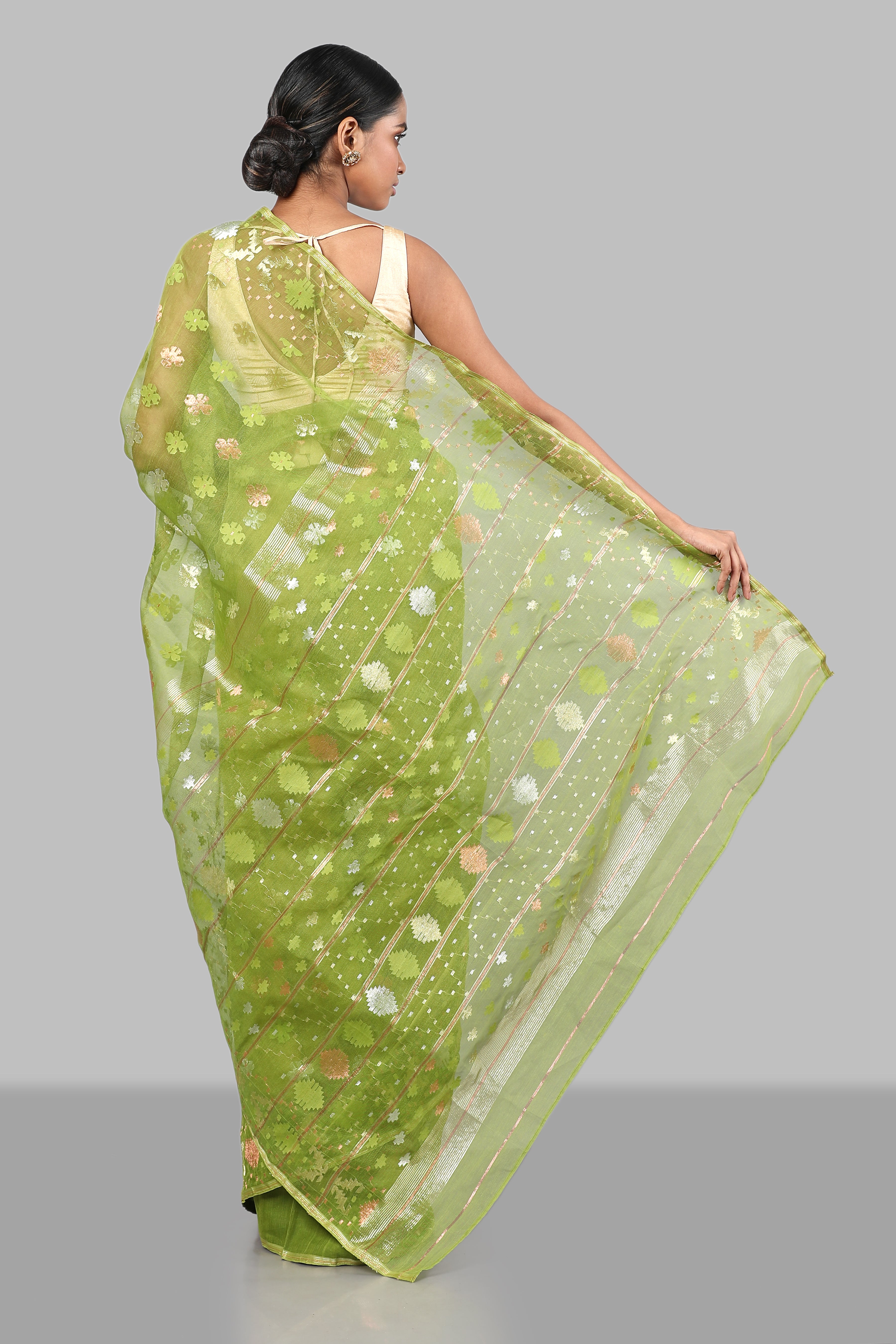 Raka Jamdani saree