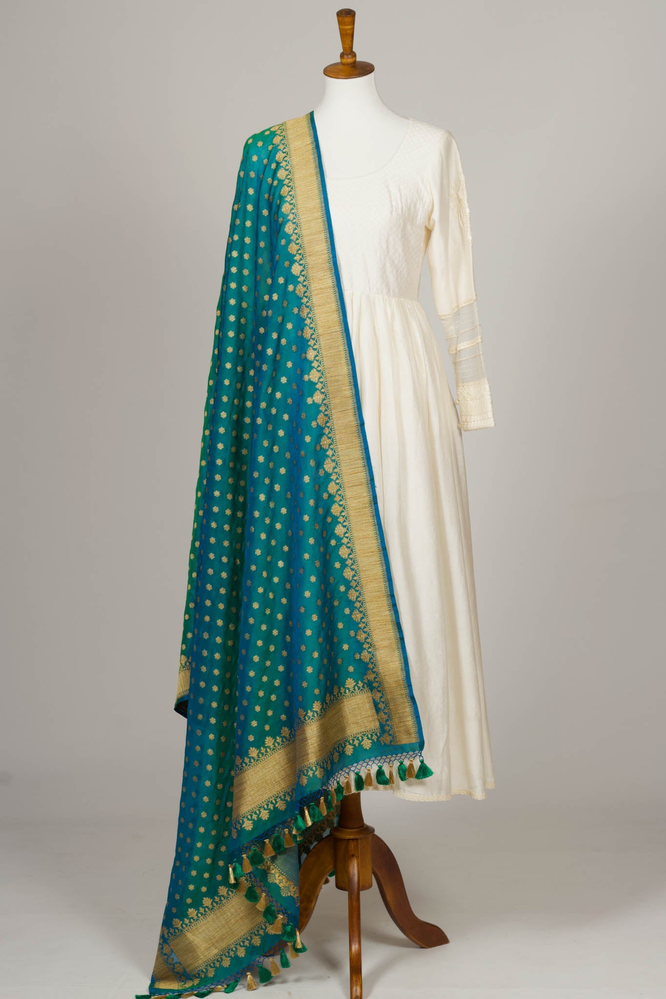 Mayurpunki Kora Silk Benarasi Dupatta