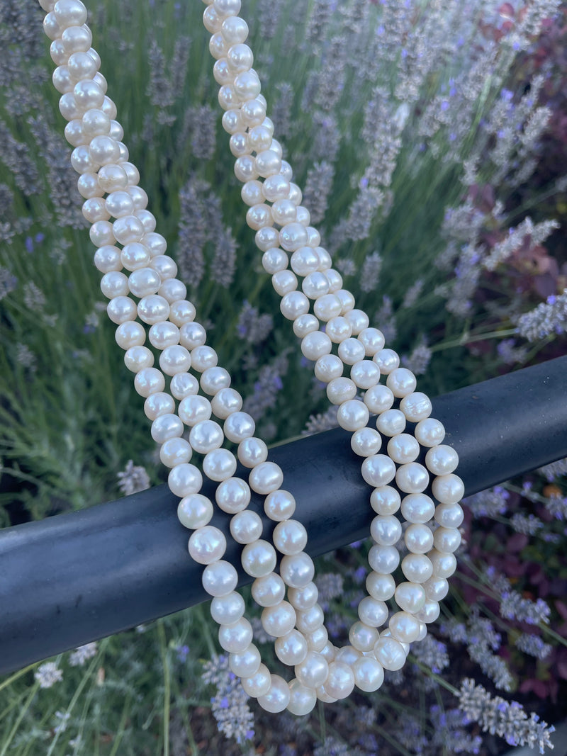 Amrapali Pearl Necklace
