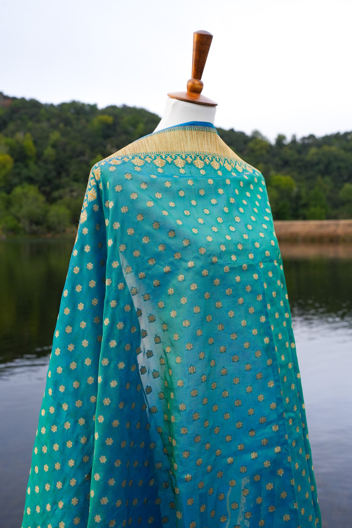 Mayurpunki Kora Silk Benarasi Dupatta
