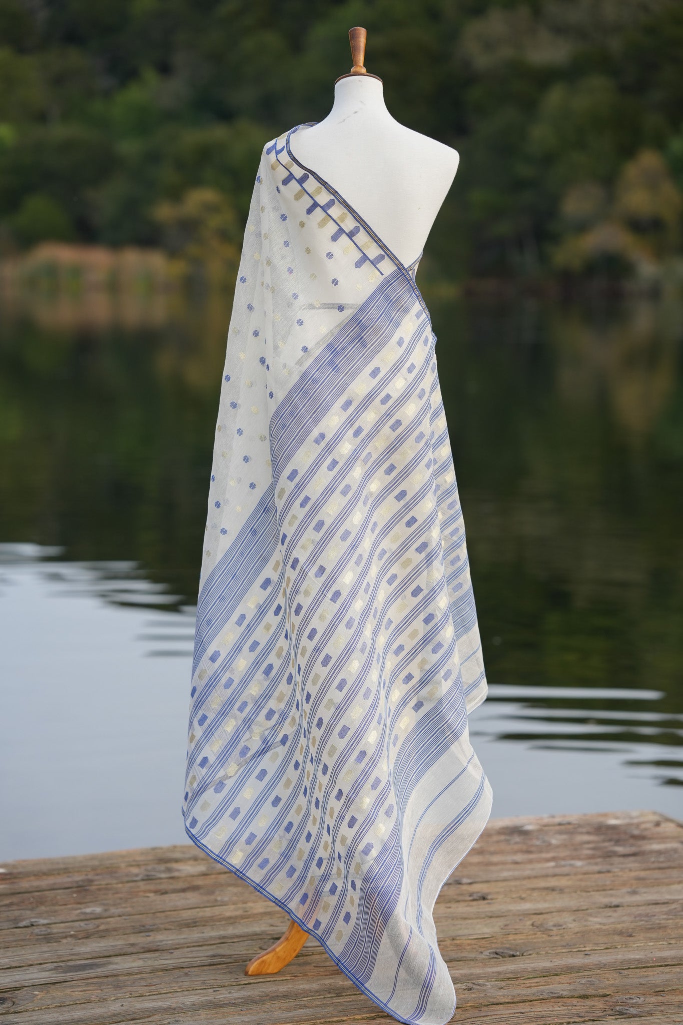 The Santorini Jamdani saree