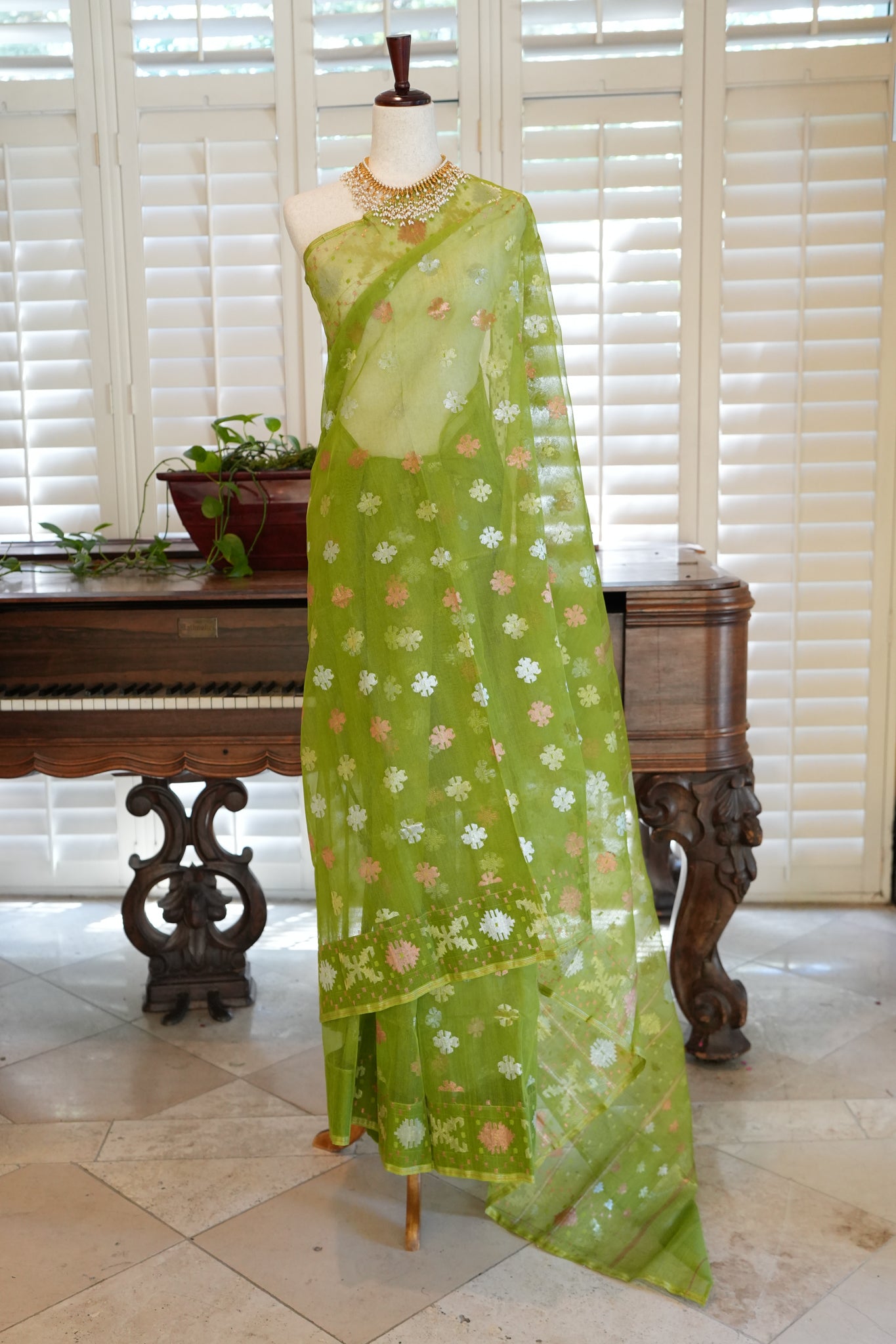 Raka Jamdani saree
