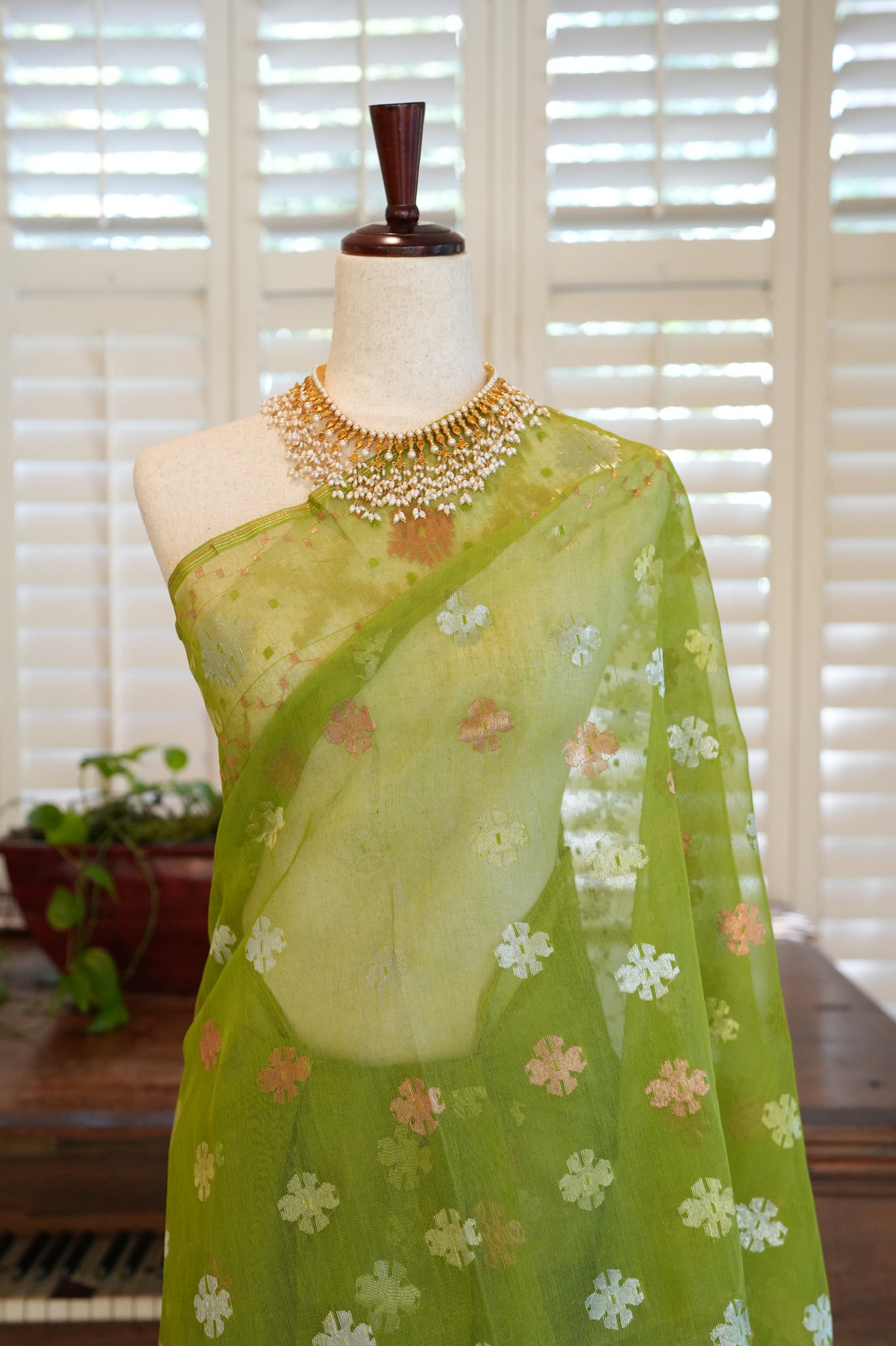 Raka Jamdani saree
