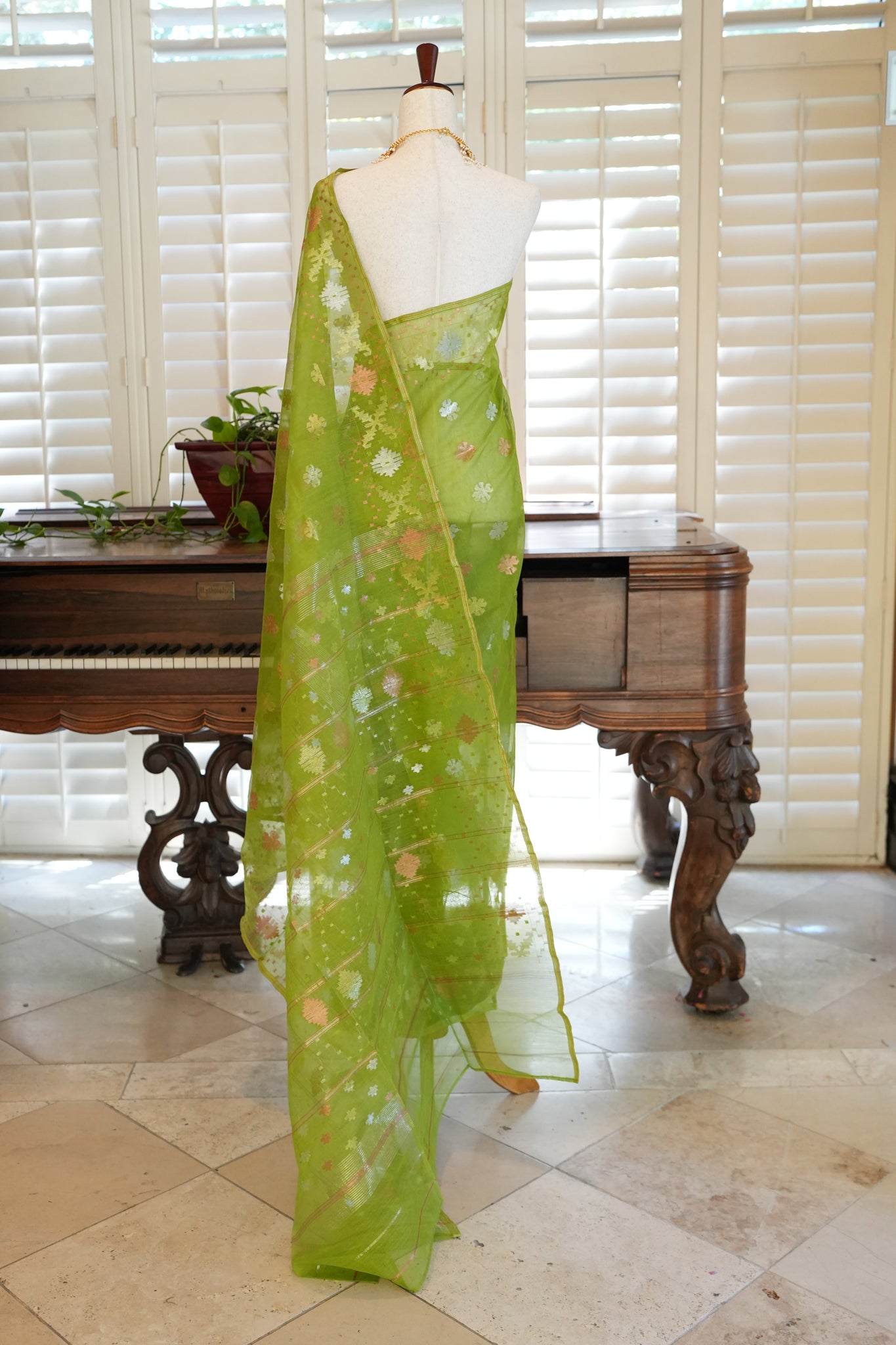 Raka Jamdani saree