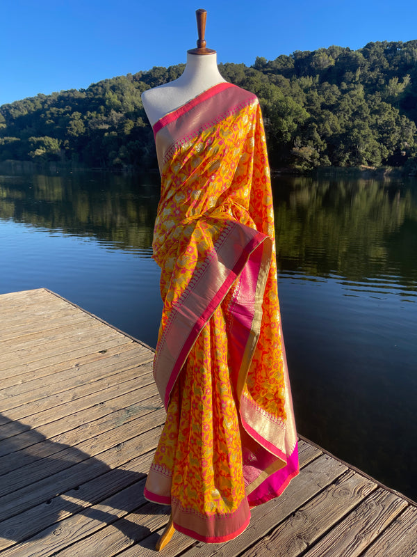 Shikargah Benarasi saree in Gold